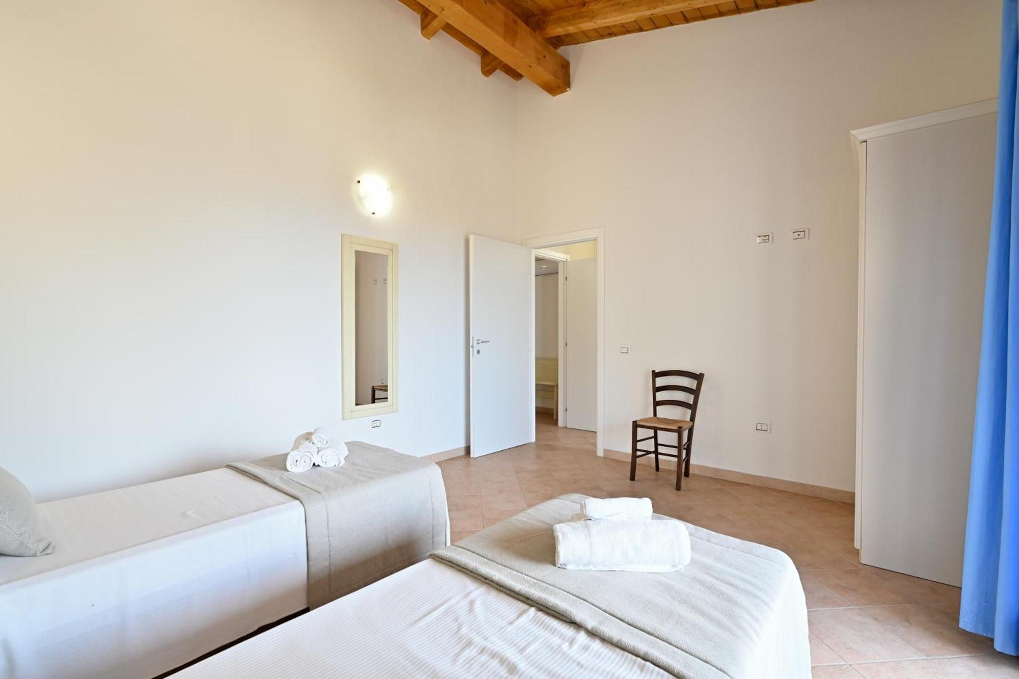 באדזי Mimose Beach Village מראה חיצוני תמונה